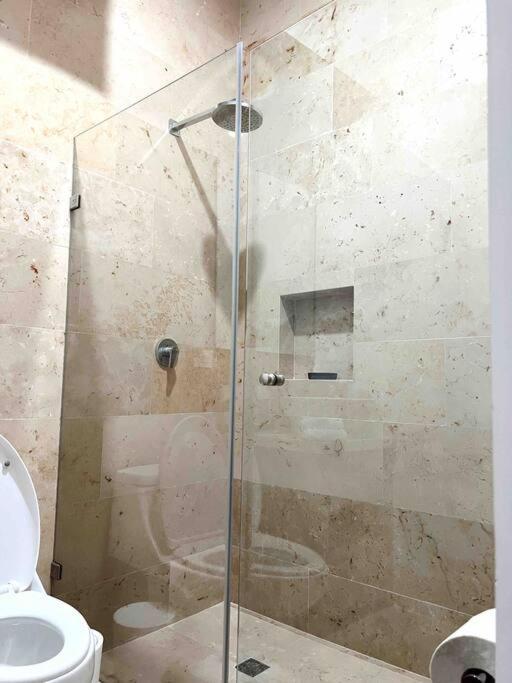 Modern Apartment/jacuzzi/sauna/pool/gym Appartement