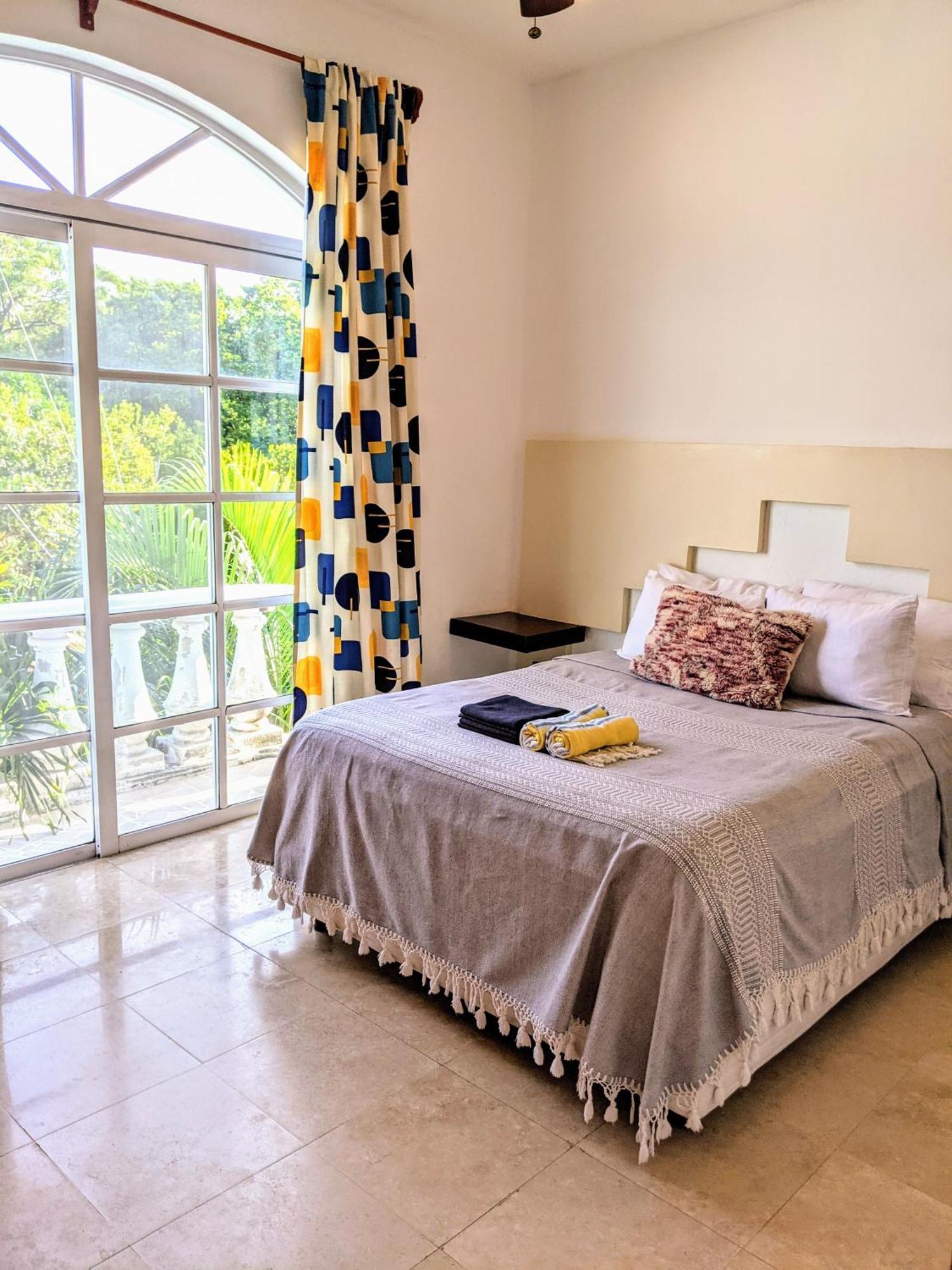 Castillo Playacar Fase 1 9br 3kitchen Pool Walk To 5th Ave 25max *