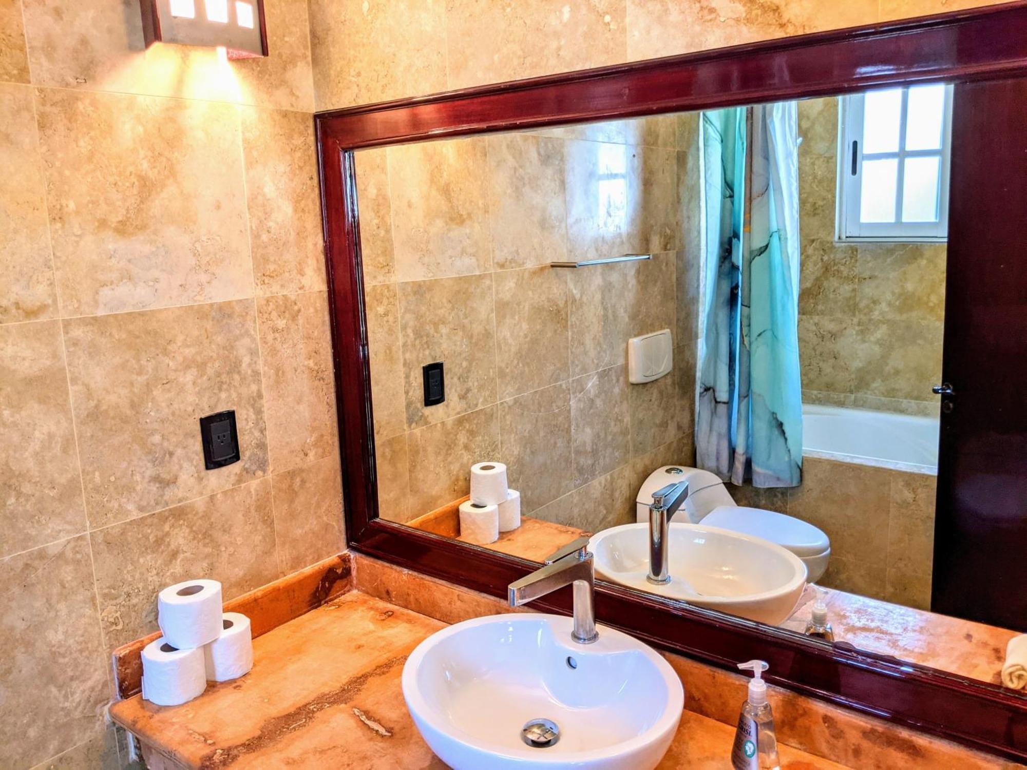 Castillo Playacar Fase 1 9br 3kitchen Pool Walk To 5th Ave 25max