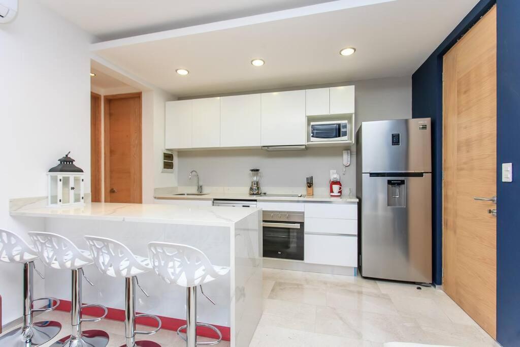 Mennesse 106 Centrally Located 1br In Apartment