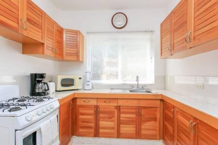 Ideal Family & Friend Trip, Gated Area With Pool Onsite * Playa del Carmen