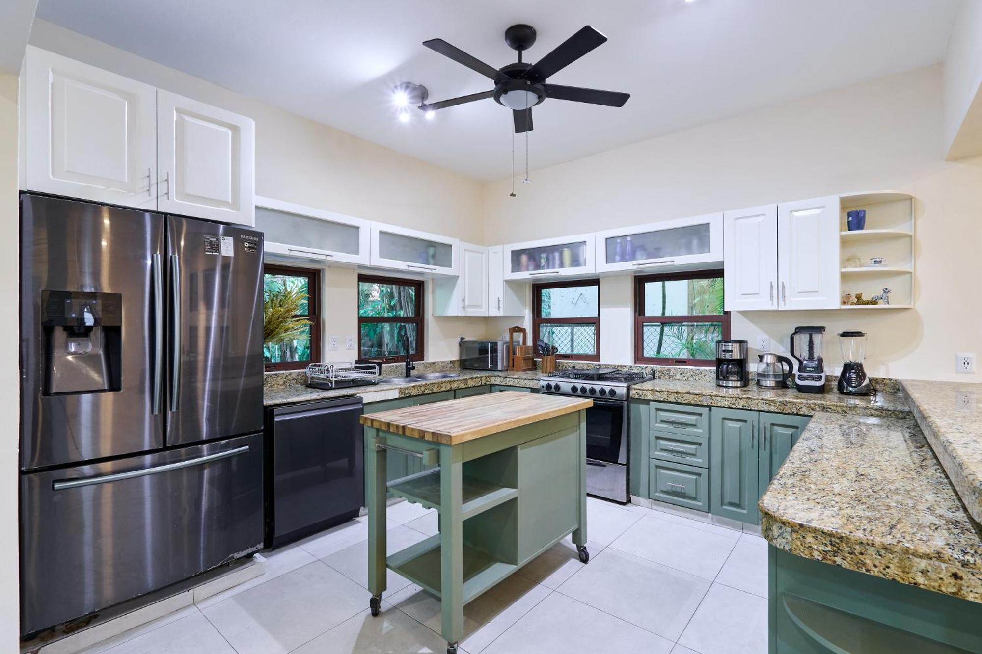 Spacious And Stylish Vacation For 8 With Private Pool And Large Terrace Сasa de vacaciones *