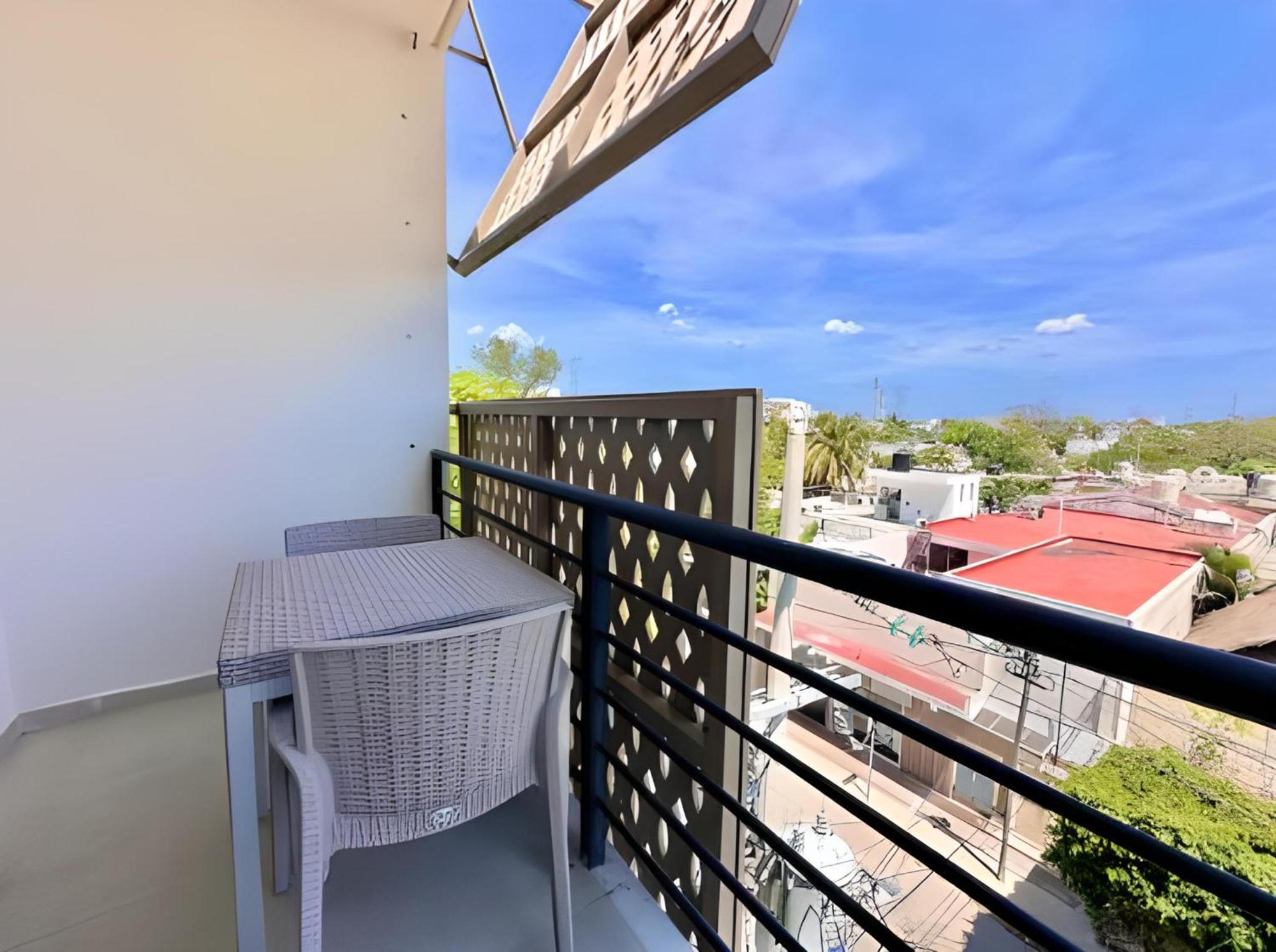 Aparthotel Levitat 32