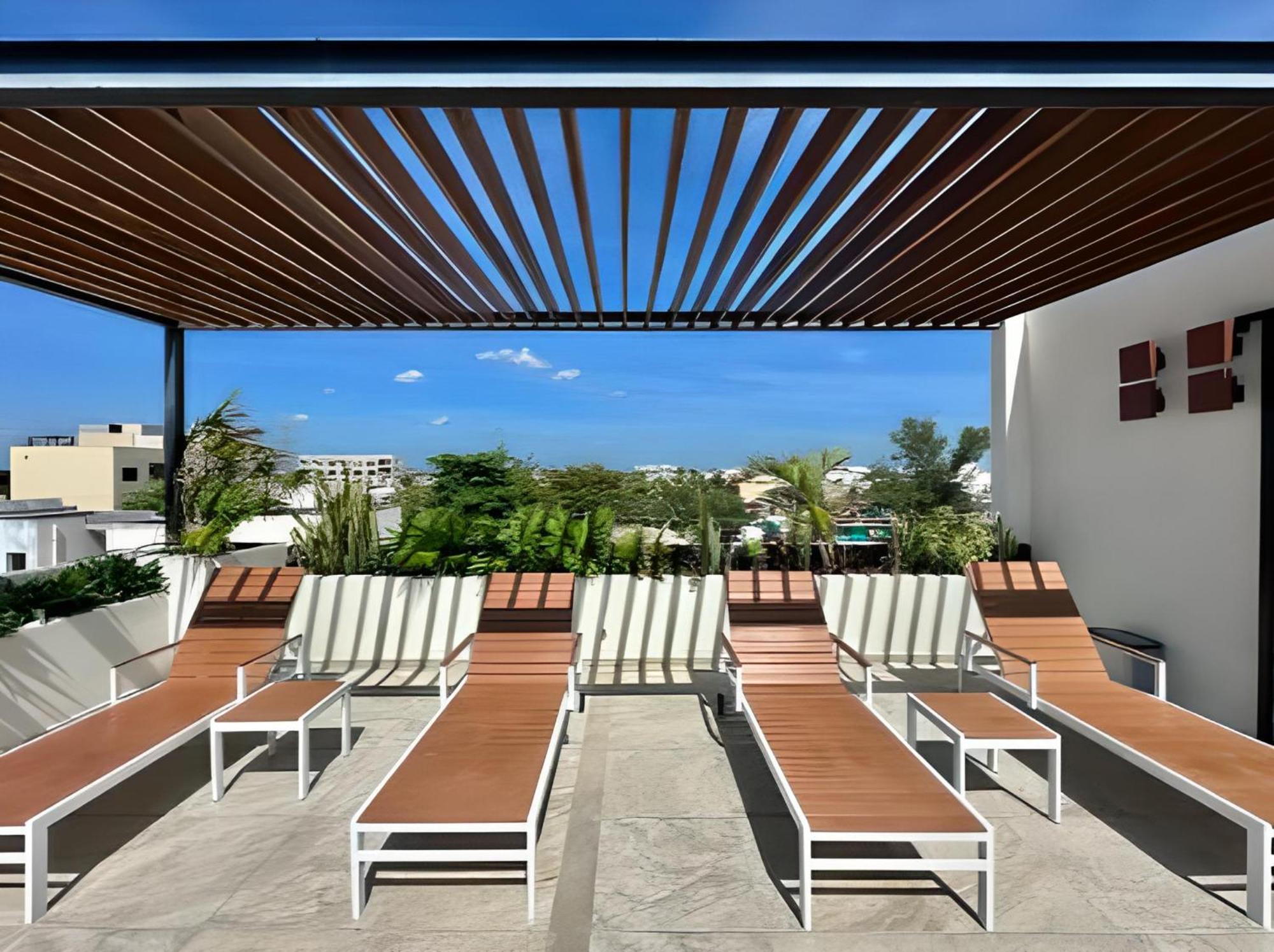 Aparthotel Levitat 32