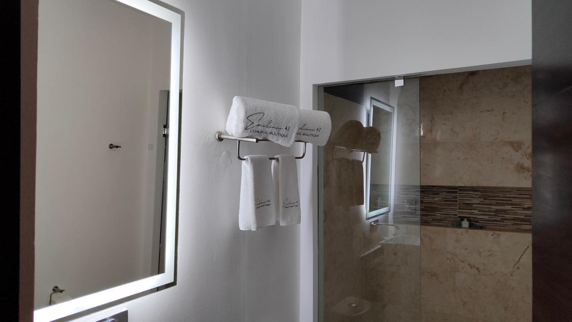 Emiliano 42 Boutique Aparthotel Playa del Carmen