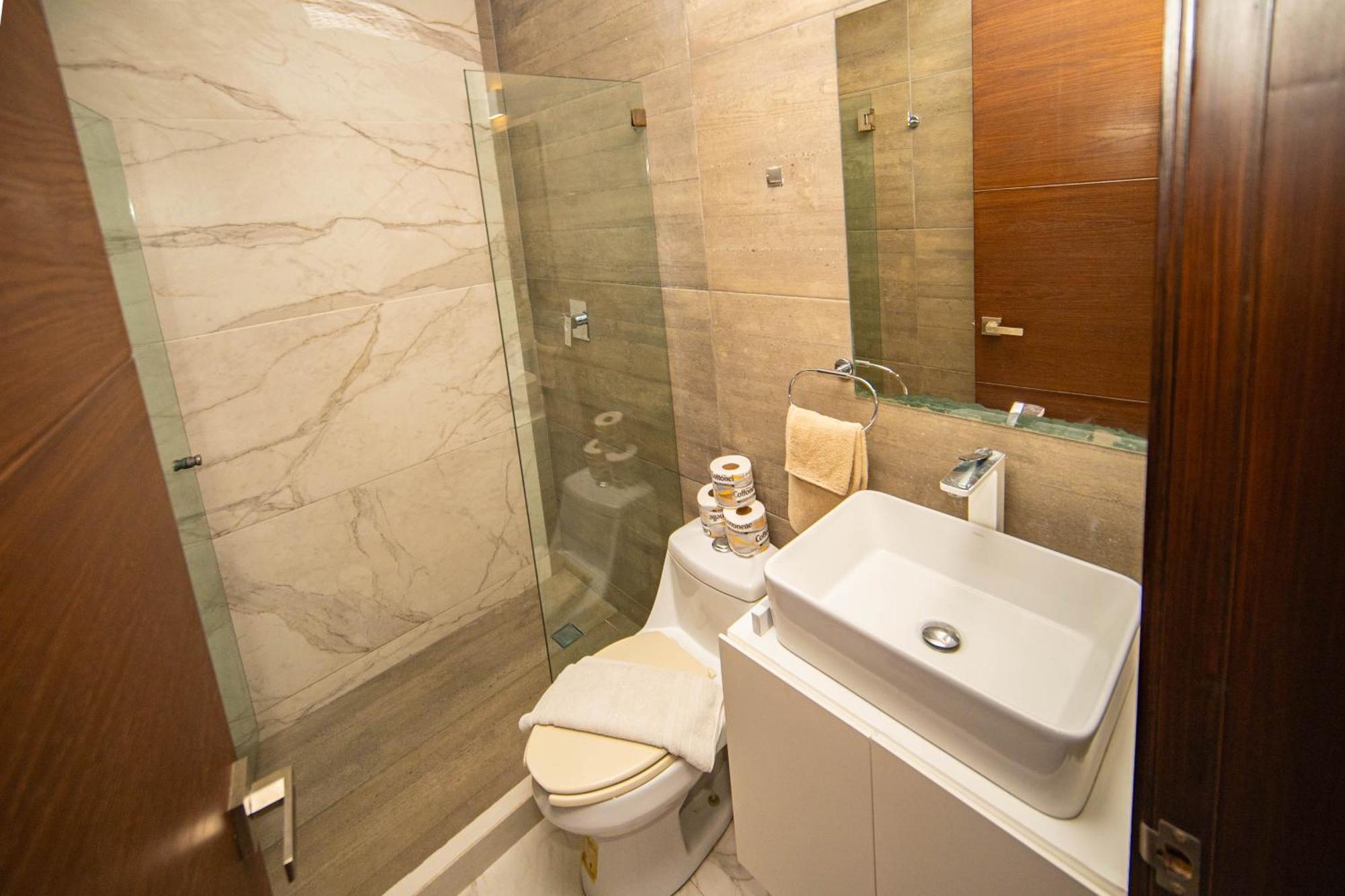 Apartment 501ph - Spacious In The Center, Only 10 Minutes Walking Distance To The Beaches