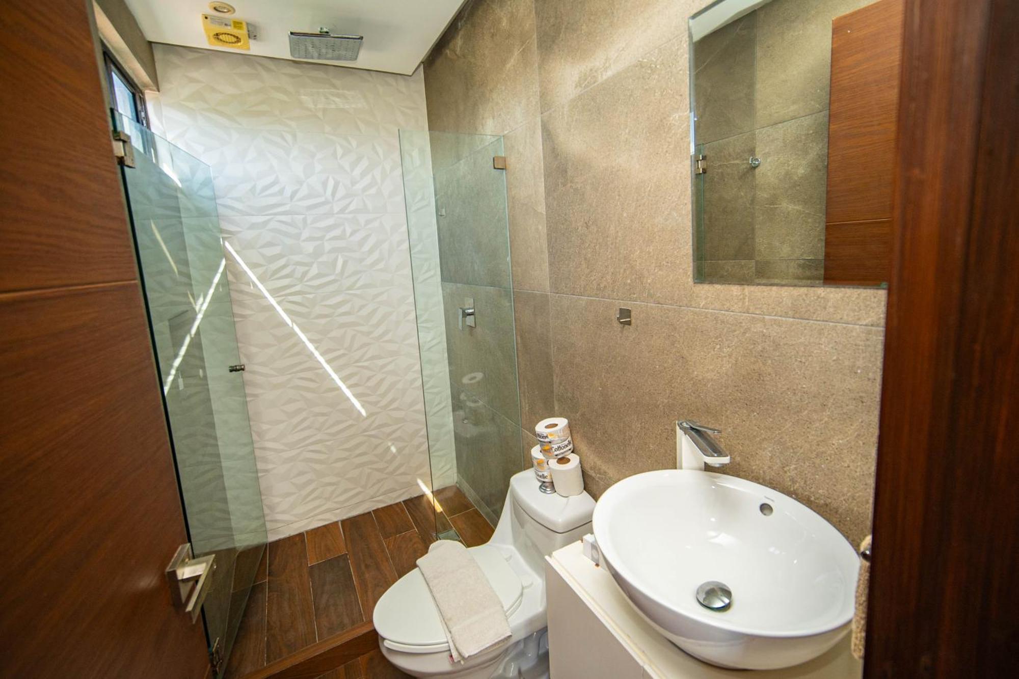 501ph - Spacious In The Center, Only 10 Minutes Walking Distance To The Beaches Apartment *