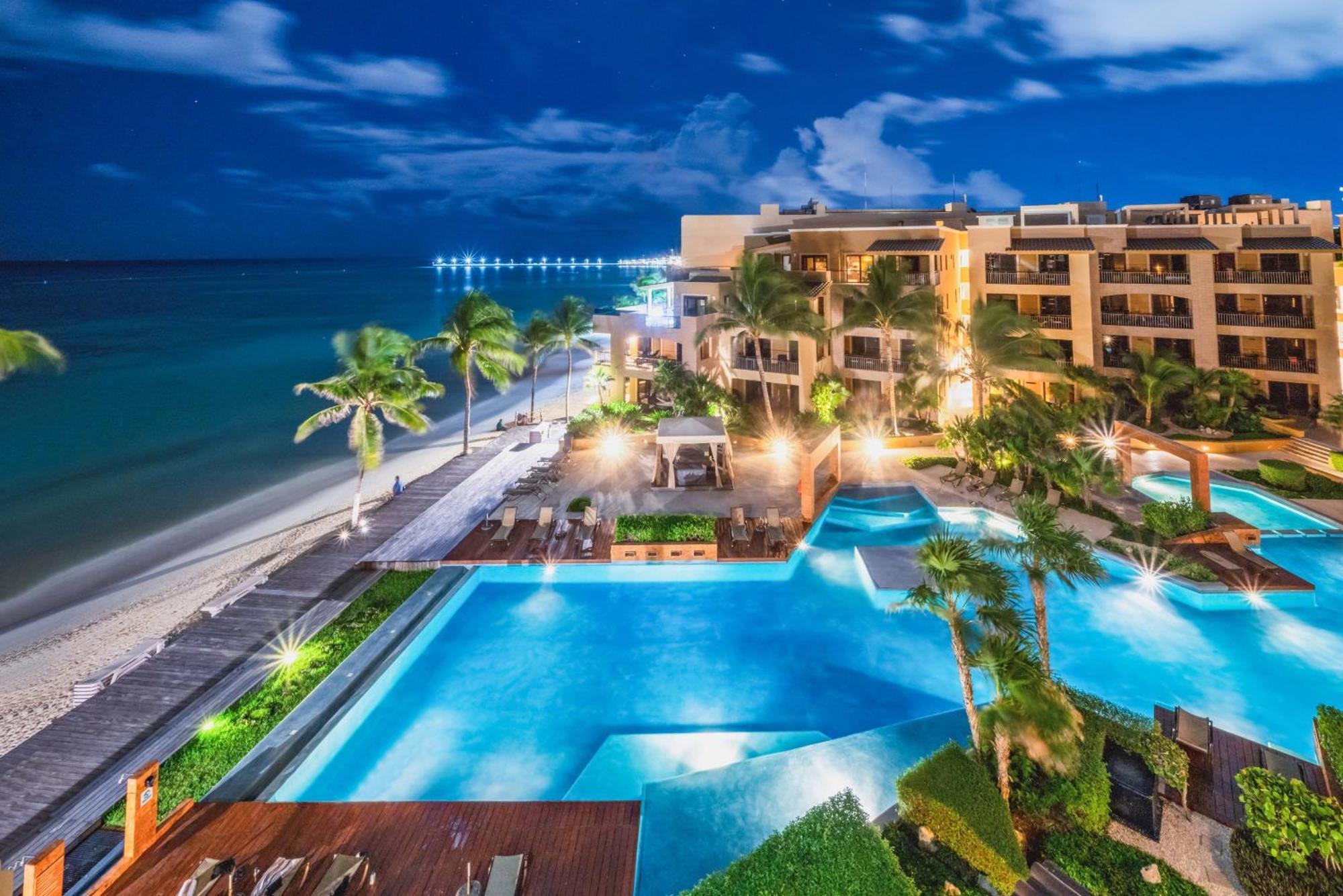 Luxury Beachfront With 3 Bedrooms & Ocean View - El Faro Residences - Reef 301 Appartement