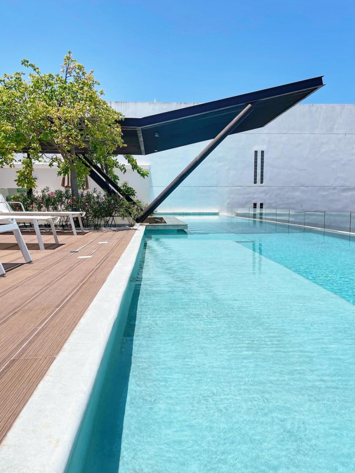 Moderna - Piscina - 5ta Av - Playa *