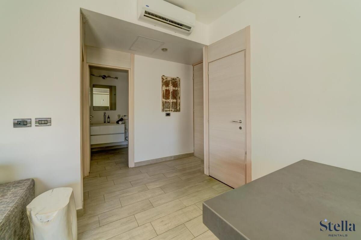 Holiday home Chic Space, Private Balcony, Roof Pool, Good Wifi