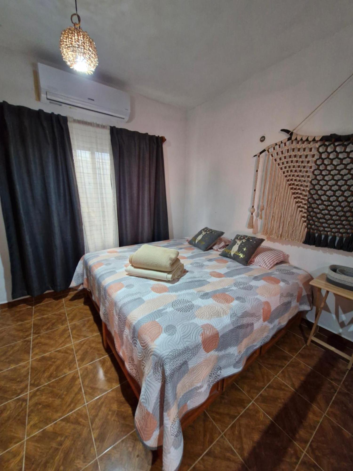 Casa 18 Personas Con Ac, Cocina Y A 10 Min De La Playa