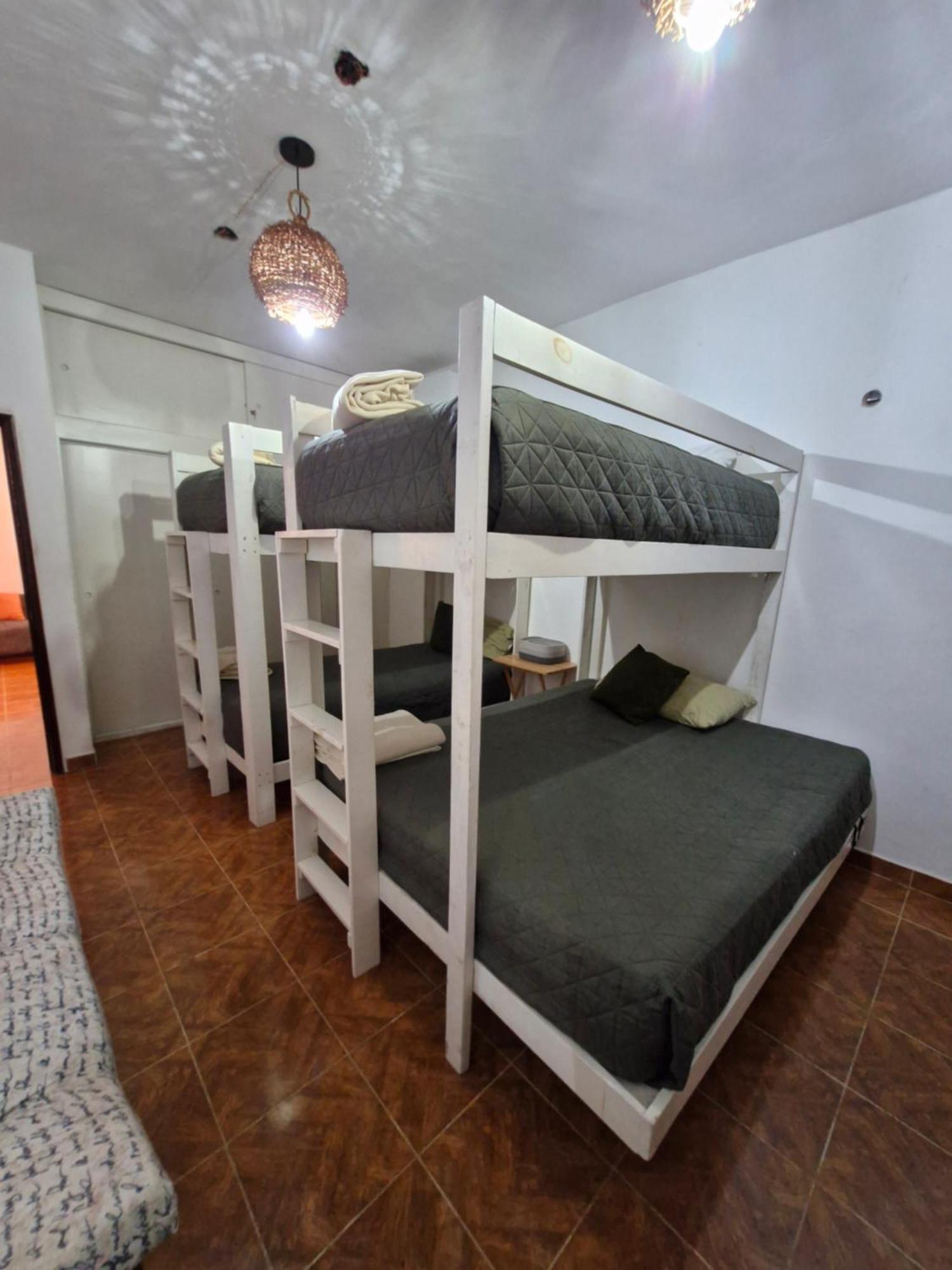 Casa 18 Personas Con Ac, Cocina Y A 10 Min De La Playa Holiday home