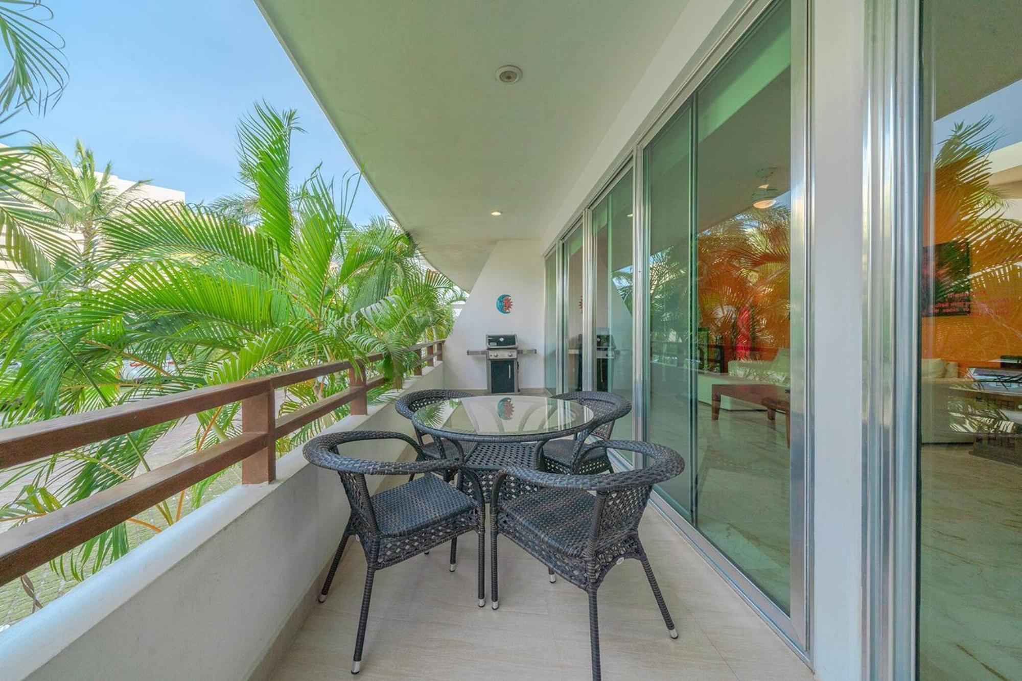 Beachside With 2 Bedroom Rooftop, Pool - At Casa Del Mar, Clara Playa del Carmen
