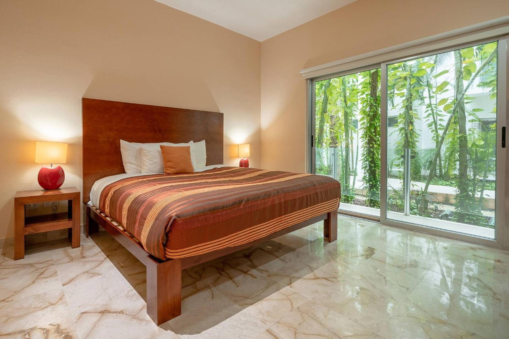 Beachside With 2 Bedroom Rooftop, Pool - At Casa Del Mar, Clara