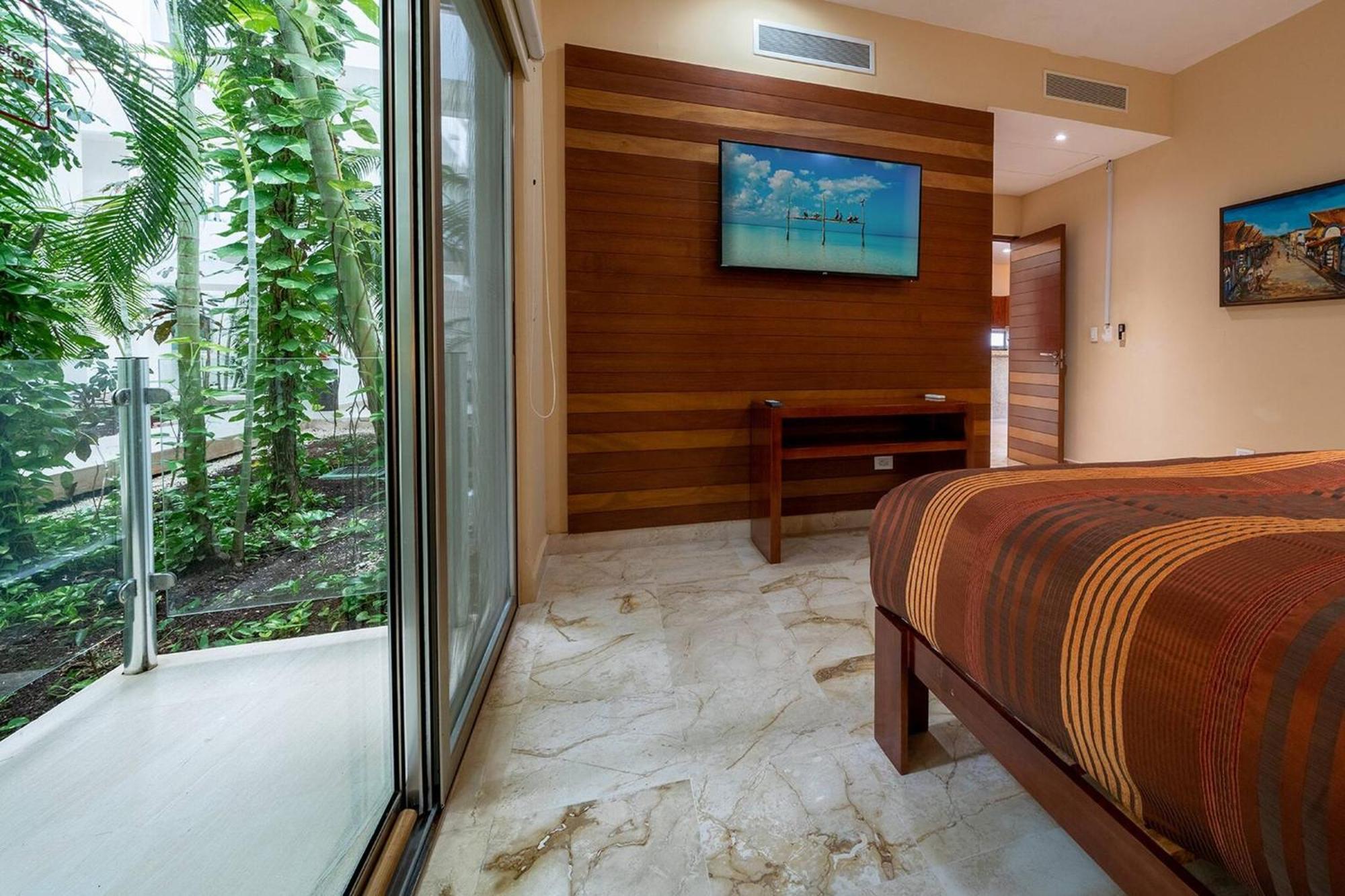 Beachside With 2 Bedroom Rooftop, Pool - At Casa Del Mar, Clara Holiday home