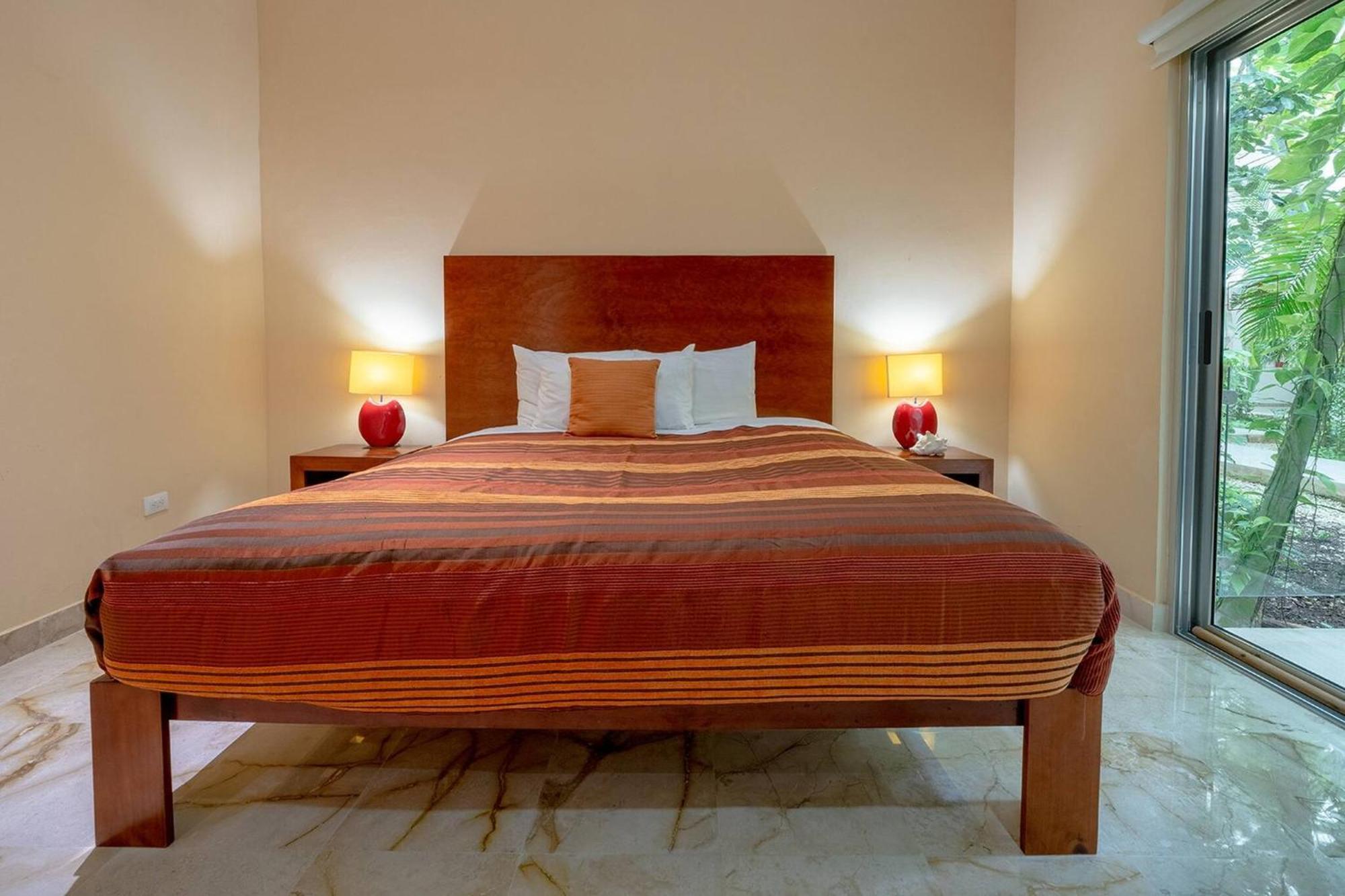 Beachside With 2 Bedroom Rooftop, Pool - At Casa Del Mar, Clara *