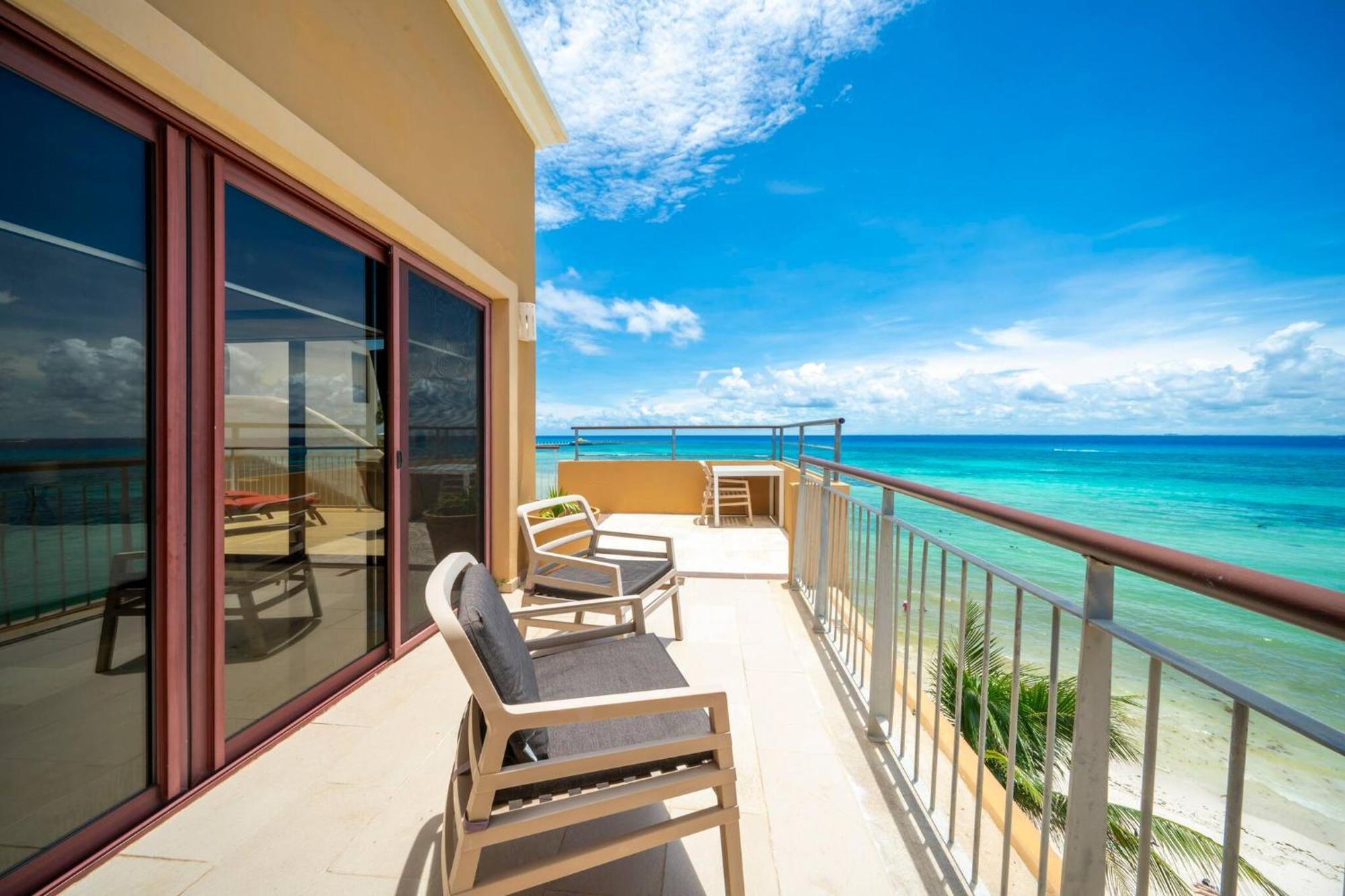 Surf 408 - Beachfront Stunning Ocean View Penthouse - At El Faro Holiday home Playa del Carmen