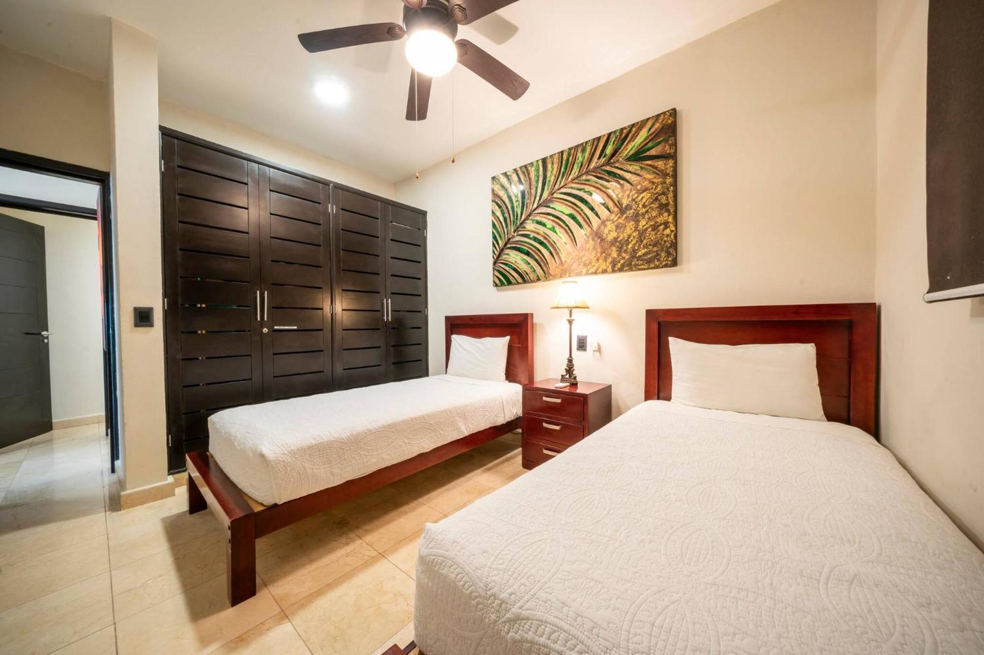 Surf 408 - Beachfront Stunning Ocean View Penthouse - At El Faro Holiday home