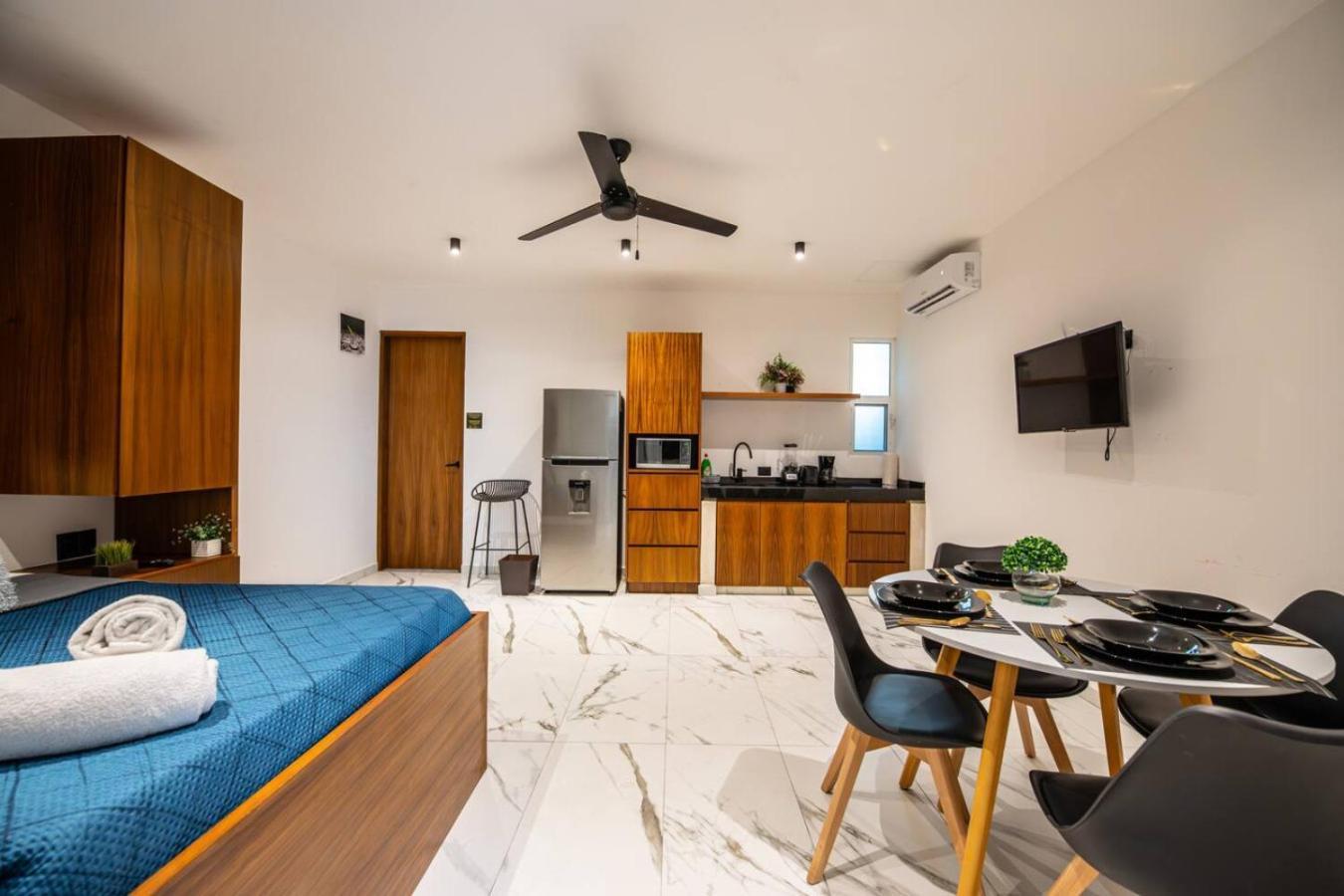 Stylish W Rooftop Pool Walk To 5th