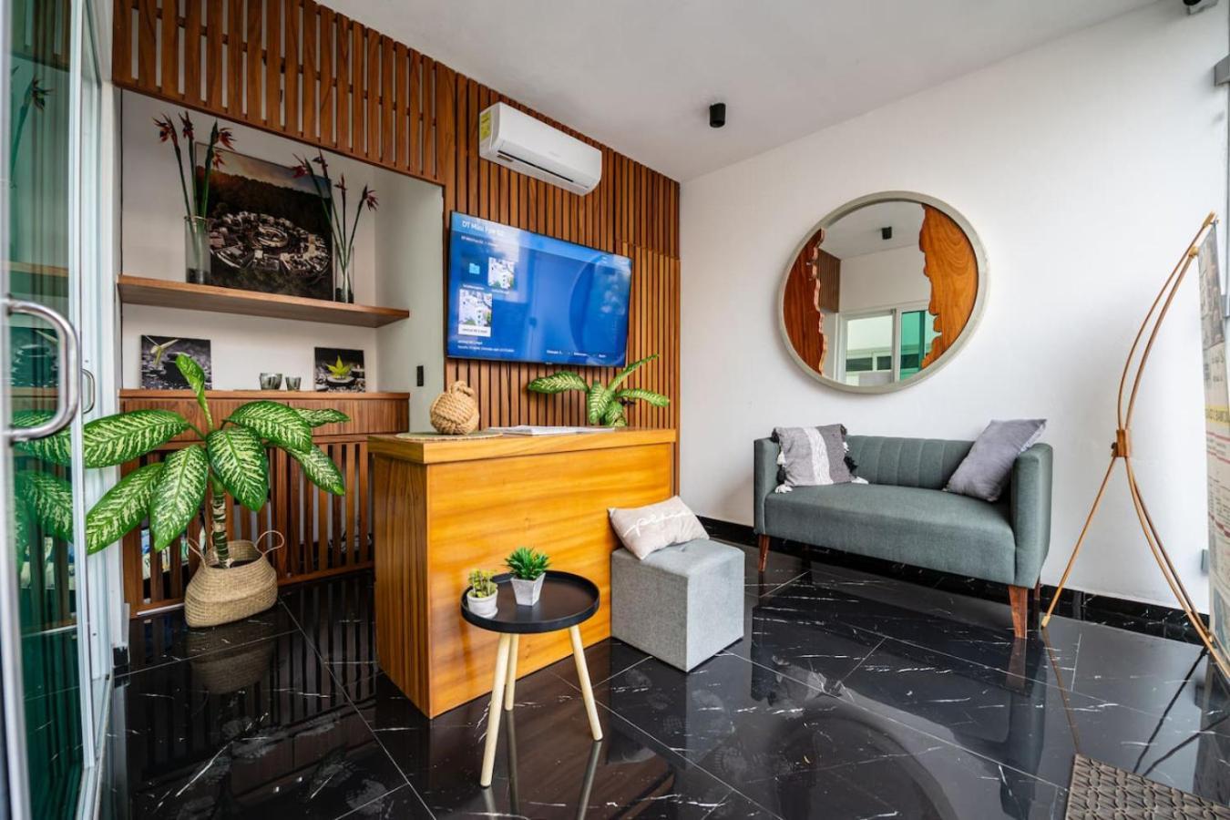 Stylish W Rooftop Pool Walk To 5th Vakantiehuis *