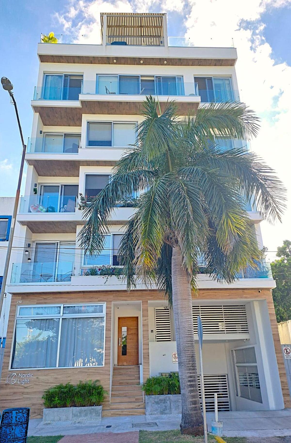 Nordic - Walking To - King Size Bed Apartment Playa del Carmen