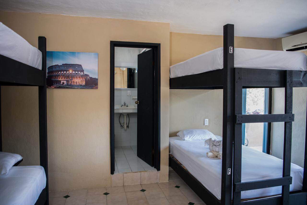 Hostel Deja *