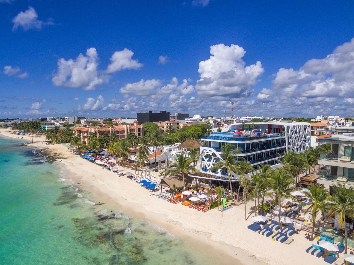 We Uniq El Carmen Adults Only 5*
