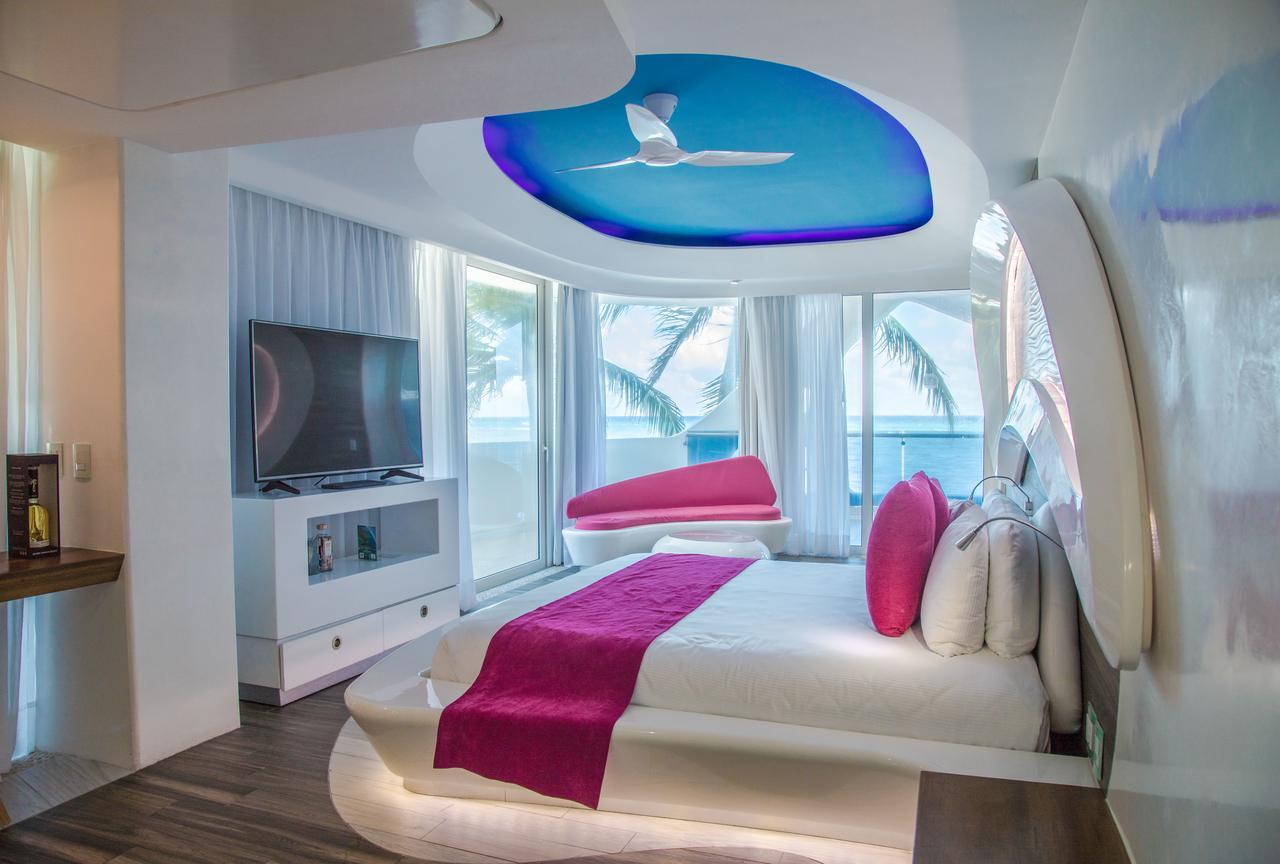 We Uniq El Carmen Adults Only Hotel