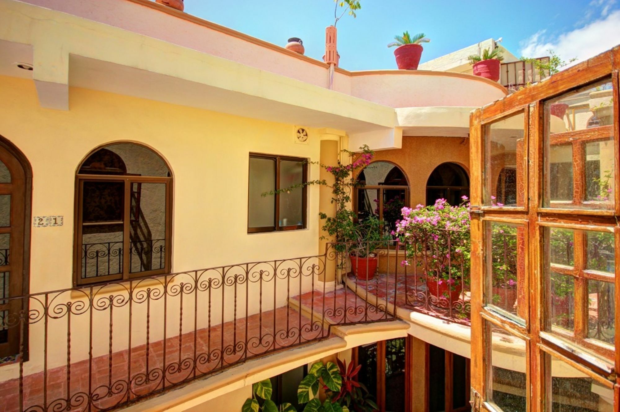 Cielo Hotel 3*
