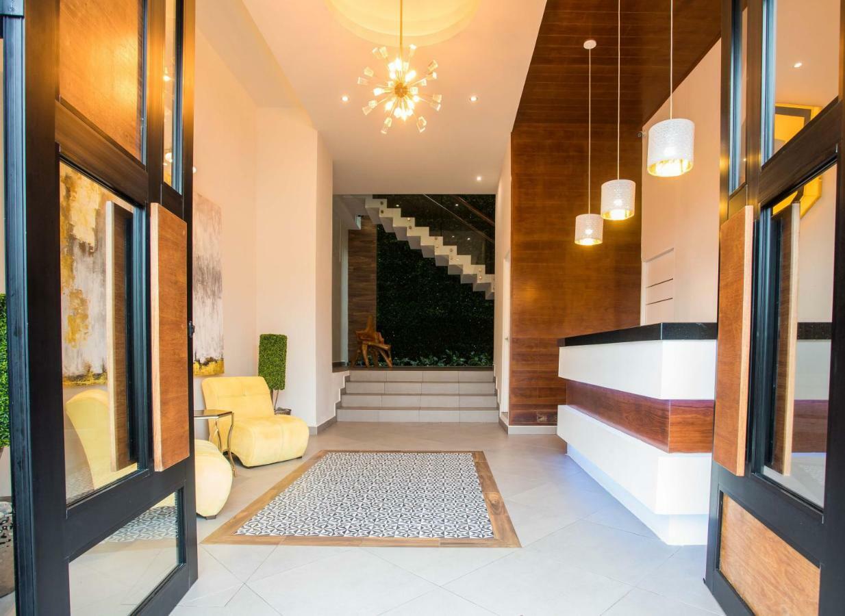 Aparthotel Honey B 3*