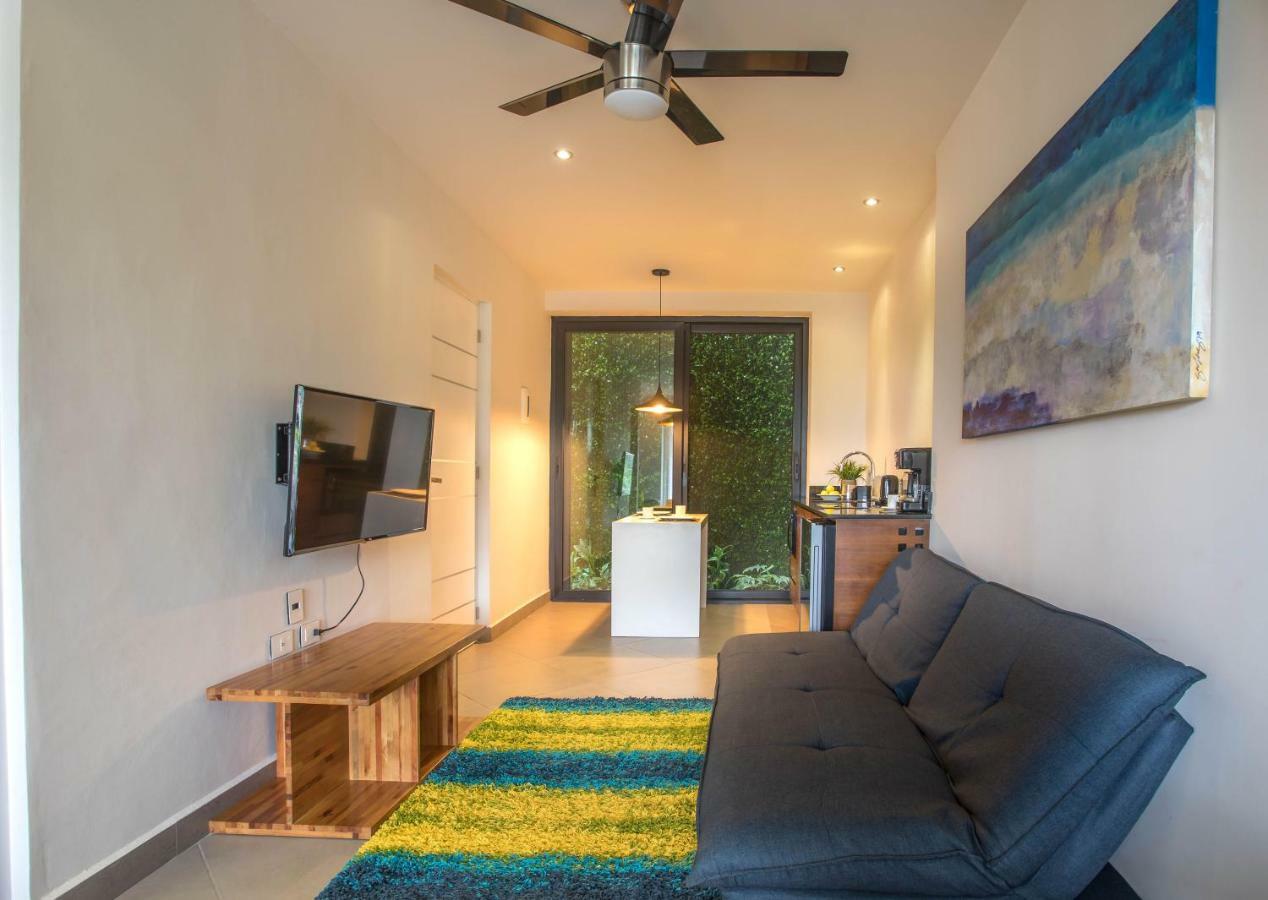 Honey B Aparthotel 3*