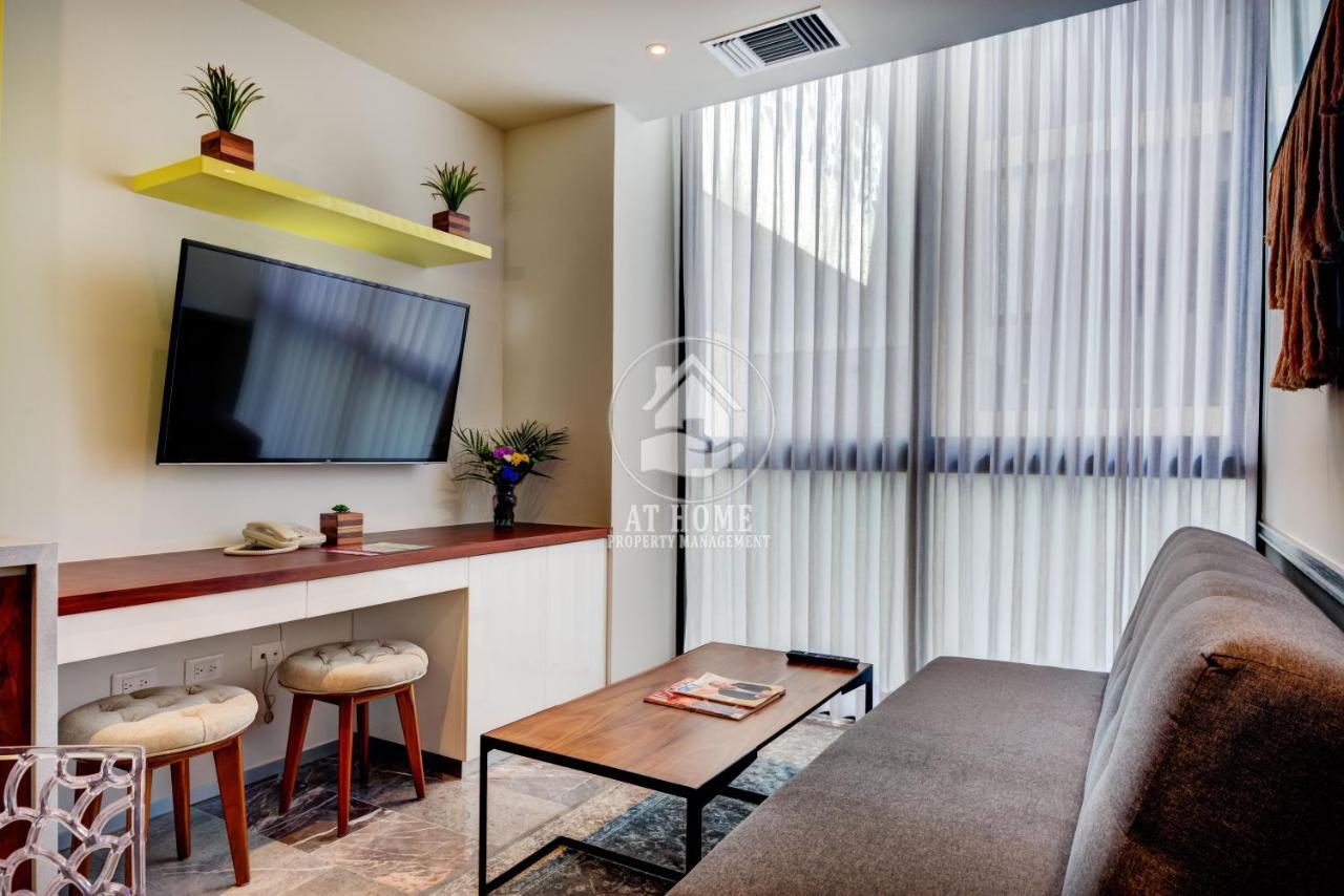 Aparthotel Singular 208