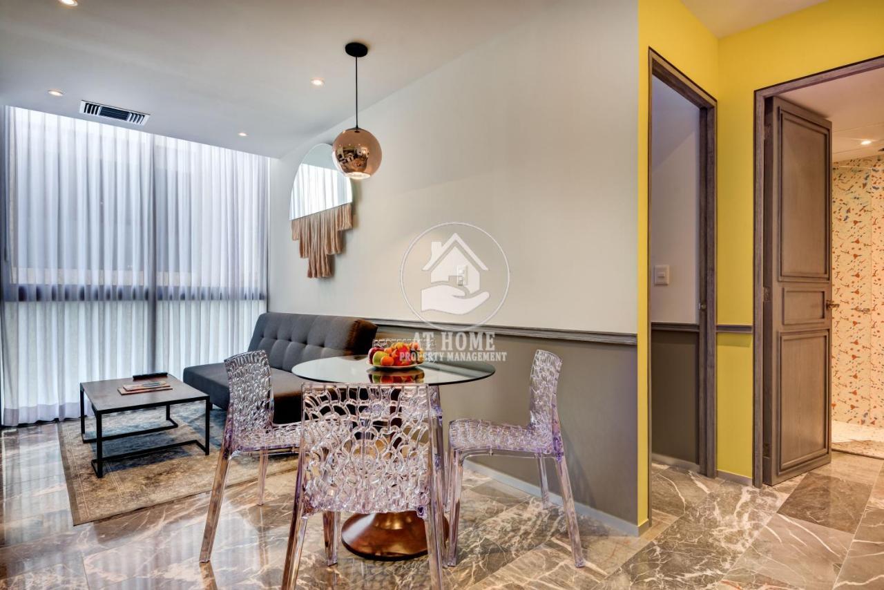 Singular 208 Aparthotel 2*