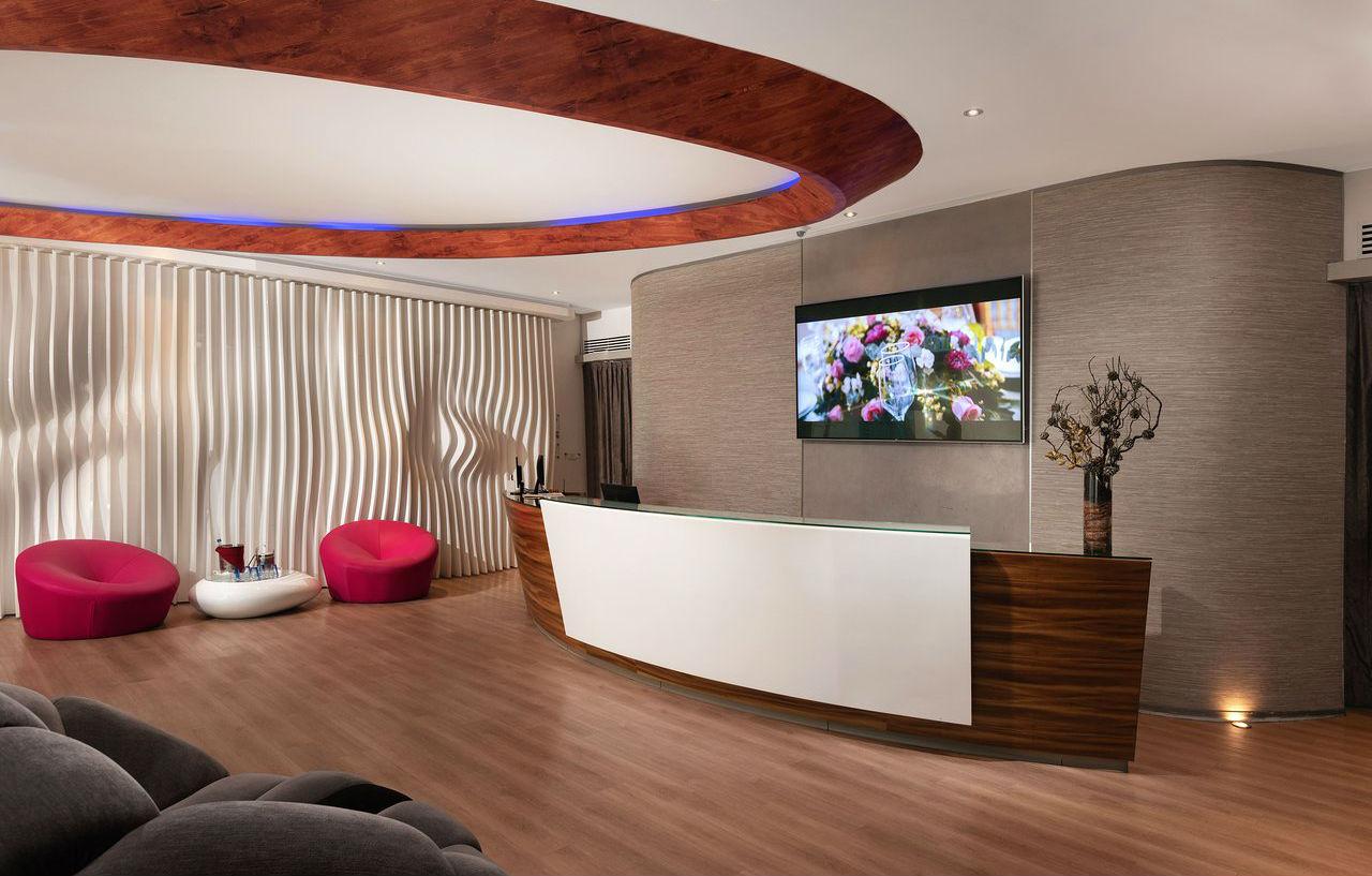 We Uniq El Carmen Adults Only 5*