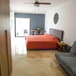 Menesse Midtown Studio