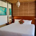 Aldea Thai Penthouses By Oceanfront