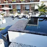 Silversands Hotel Boutique - 5Th Ave
