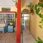 La Casa Del Almendro
