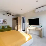 Luxury Penthouse And Private Rooftop Pool On 5Ta Avenida