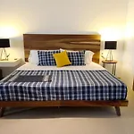 Spacious Studio, Incredible Rooftop With Sea View