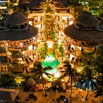 El Taj Oceanfront And Beachside Condo Hotel