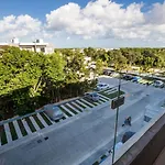 Modern Condo Wifi 200Mb, 2 Gyms, 6Pools, Balcony