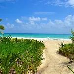 Villa Pearl, 5 Minutes Walk To The Private Beach