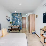 Adorable Rooftop Pool, Reliable Wifi, Near 5Th Ave