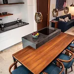 Anah La Quinta