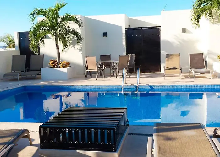 Luxury 2 Level Penthouse With 2 Bedroom - Only 3 Blocks From The Beach - Meridian 310