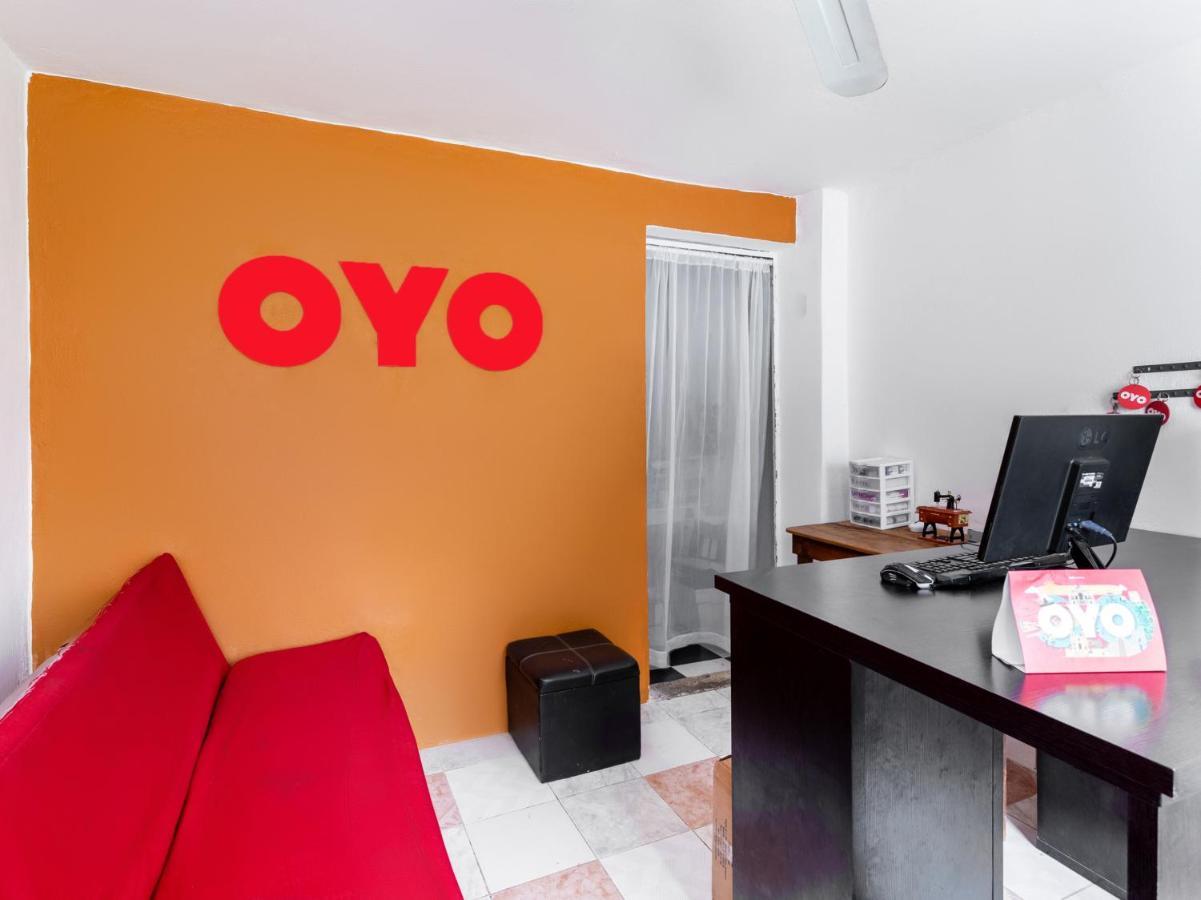 Oyo Roma 2*