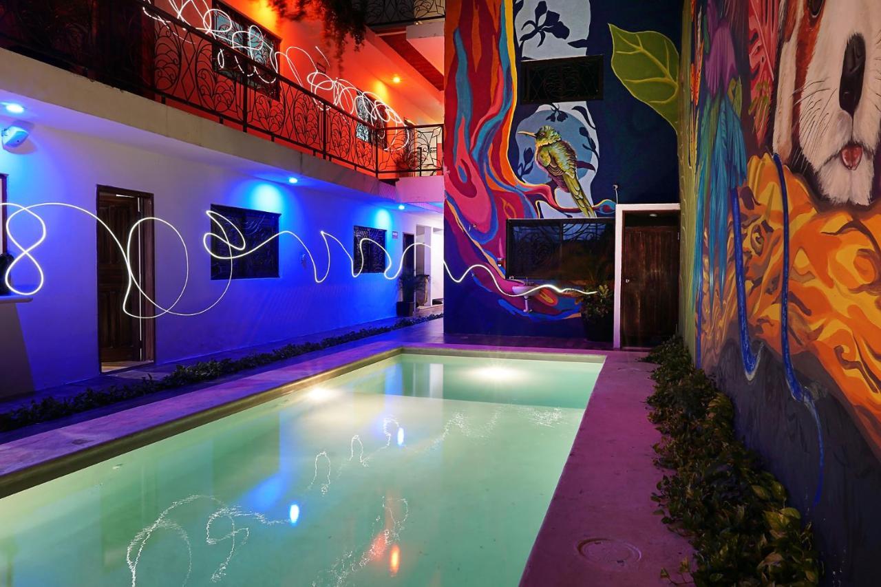 Red Panda Hostel *