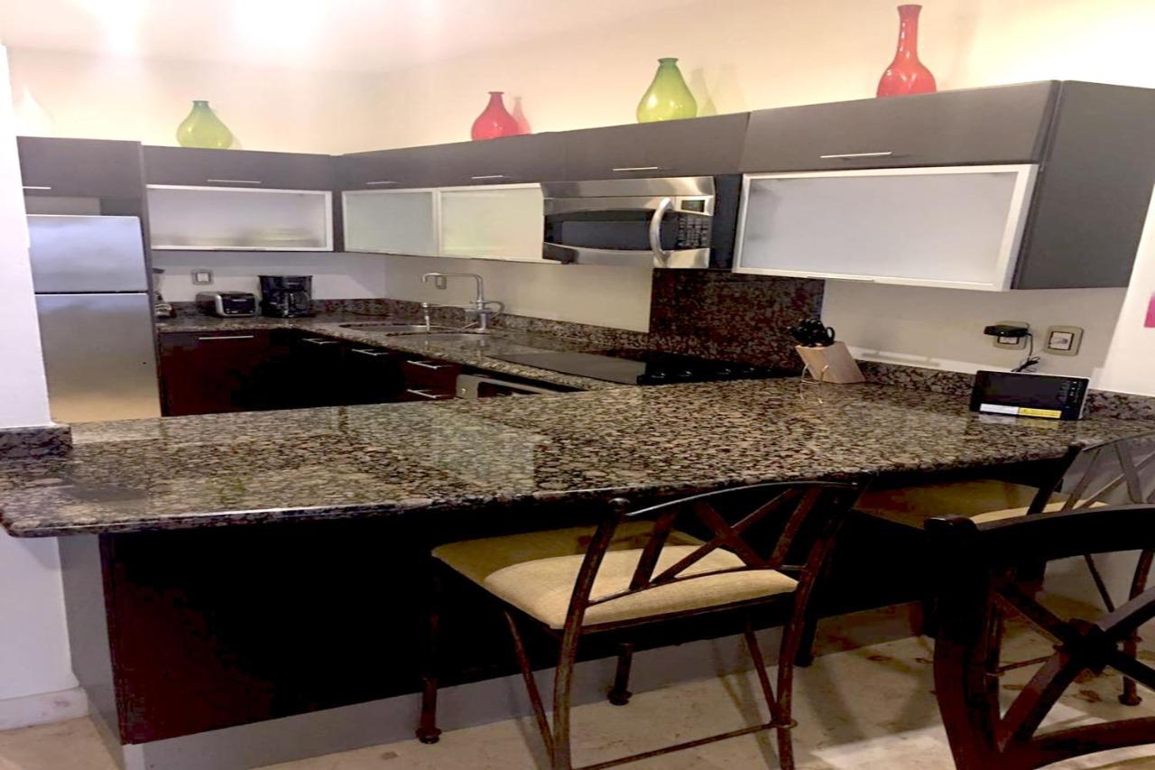 El Faro 102 Reef Apartment