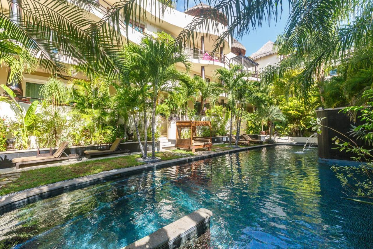 El Taj Oceanfront And Beachside 4*